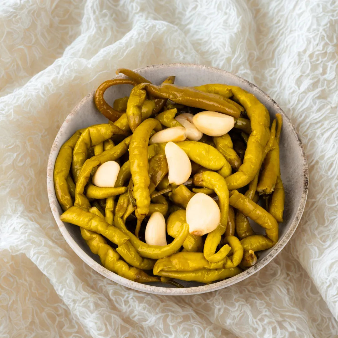 Acı Uzun Sivri Biber Turşusu – Gaziantep Usulü & Doğal | Ali Fermante 1000 CC Cam Kavanoz