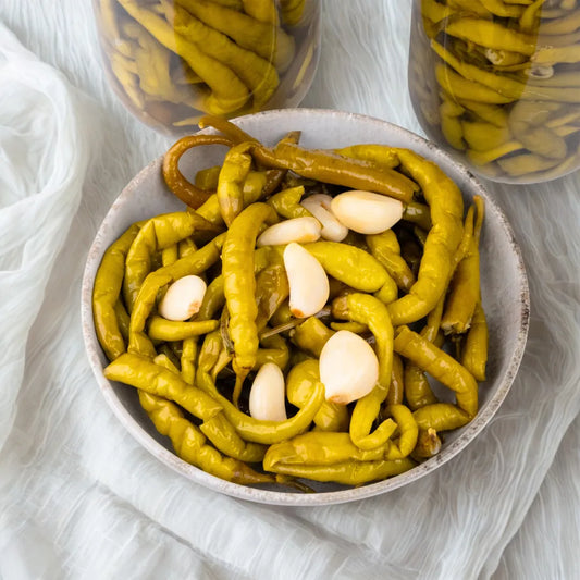 Acı Uzun Sivri Biber Turşusu – Gaziantep Usulü & Doğal | Ali Fermante 1000 CC Cam Kavanoz